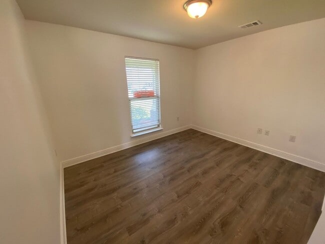 Building Photo - Gulf Breeze - Bay Ridge Park - 4 bedroom, 2 bathroom