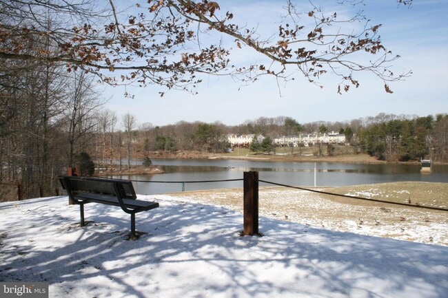 Building Photo - 5900 Cove Landing Rd