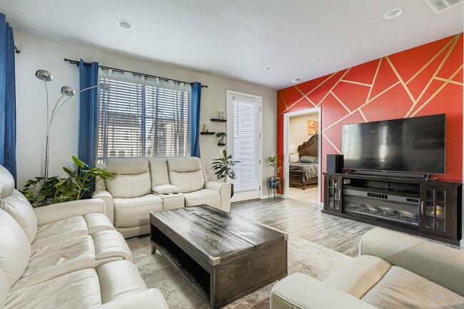 Building Photo - 8990 Birch Run Dr