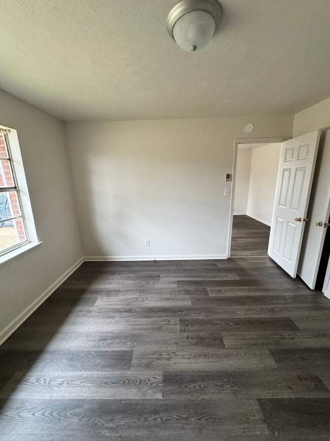 Building Photo - 126 Woodland Ave