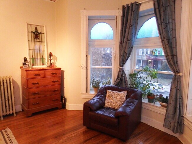 Building Photo - 2832 N Calvert St