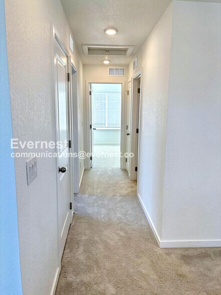 Building Photo - 740 Columbia St