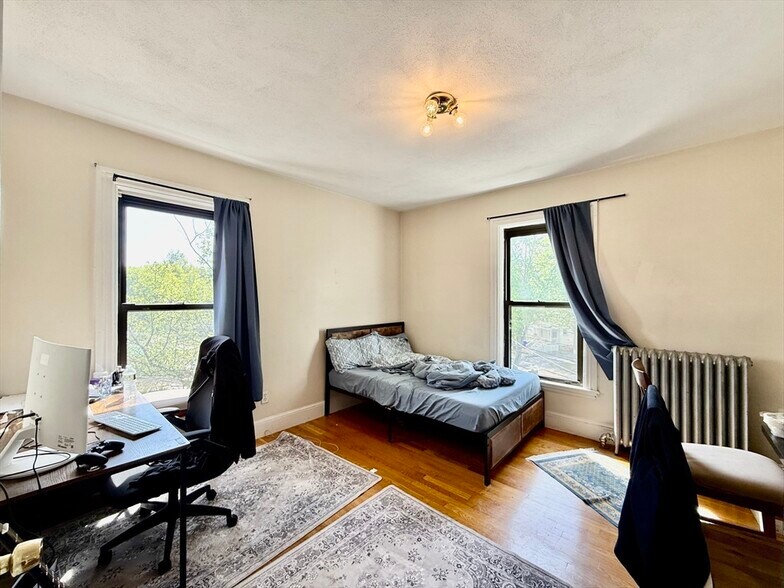 Building Photo - 48 Allston St