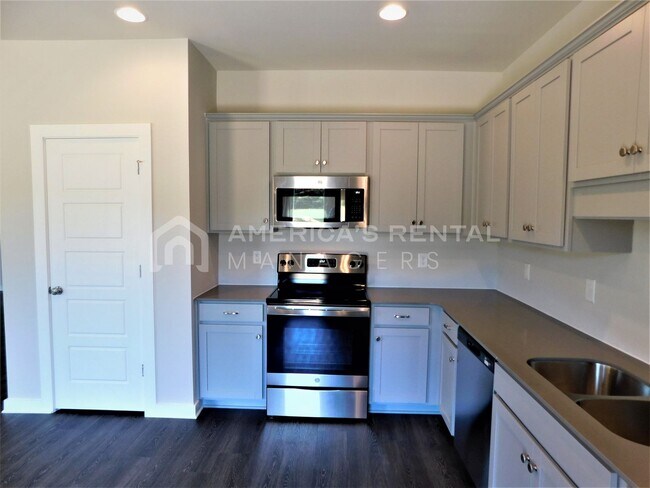 Building Photo - Home for Rent in Jasper, AL...AVAILABLE TO...