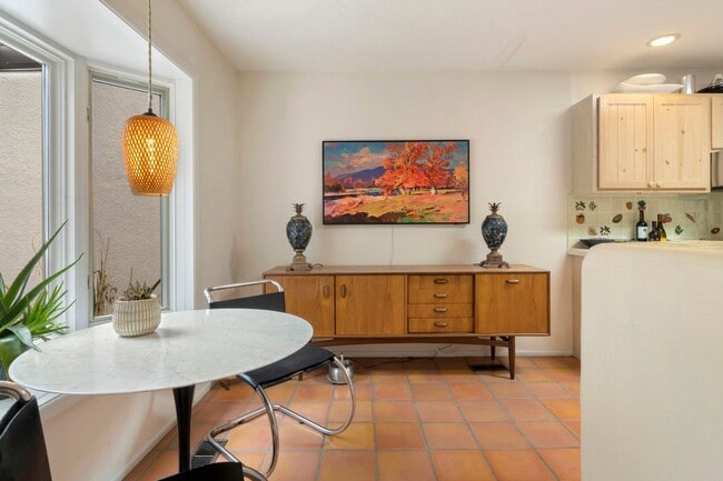 Building Photo - 303 Calle Loma Norte