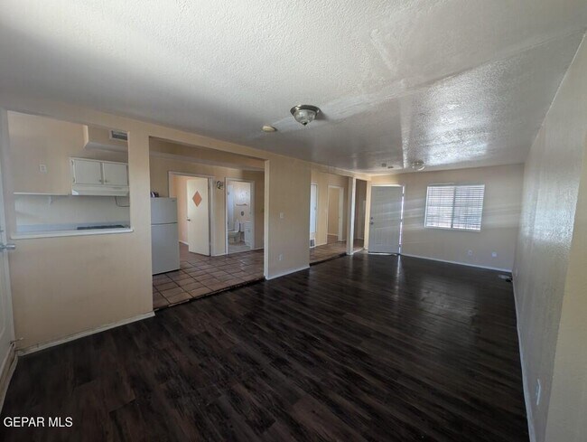 Building Photo - 3917 Volcanic Ave