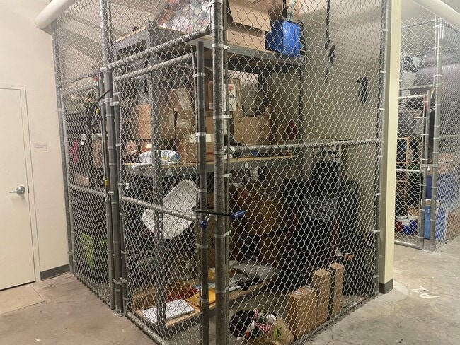 Building Photo - *** $250 OFF 1ST MONTHS RENT!!!*** 2 Bedroom Lofts in Overlook! Water, Sewer and Garbage Included!!!