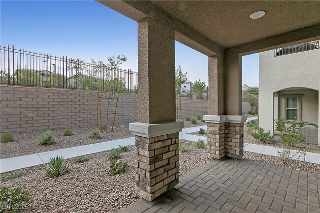 Building Photo - 41 Lomita Heights Dr