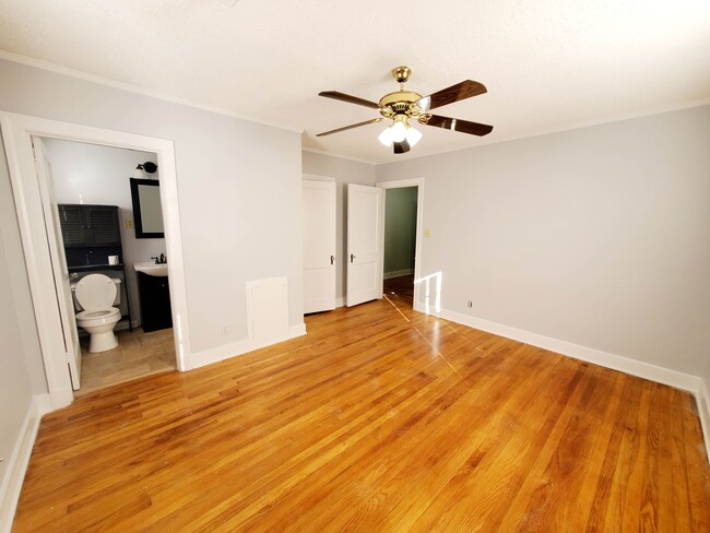 Building Photo - 517 S Barksdale St