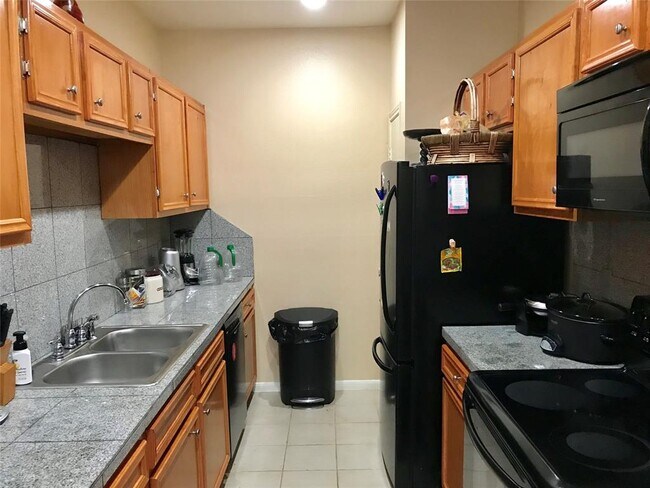 Building Photo - 8083 El Mundo St