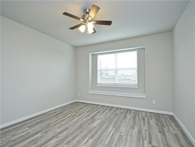 Building Photo - 17201 Leafroller Dr
