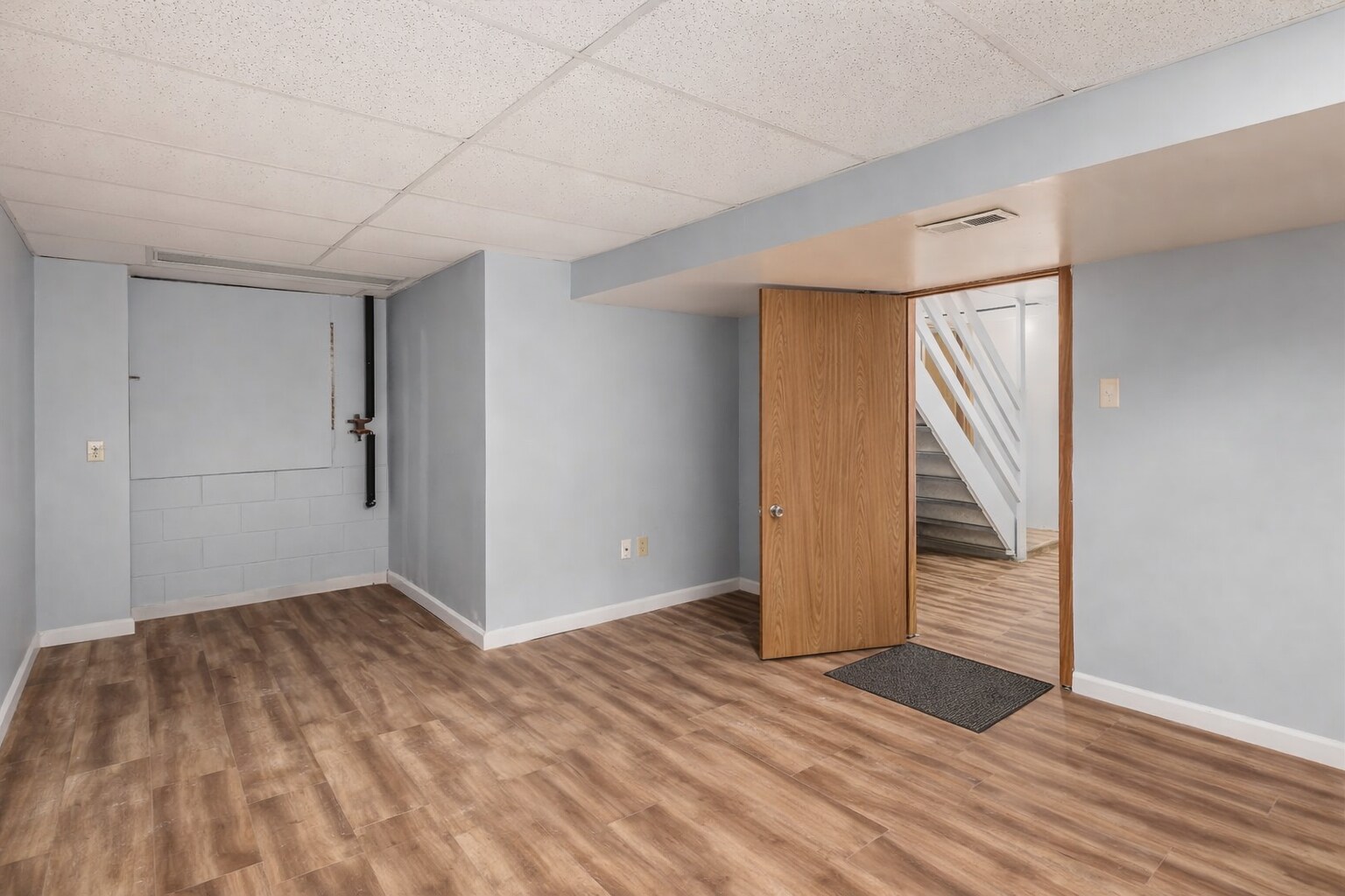 Building Photo - 8635 Oak Creek Dr