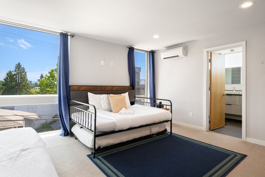 Building Photo - 4036 Linden Ave N