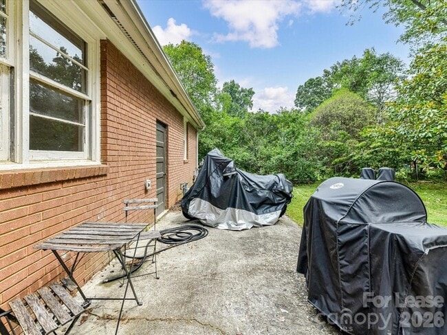 Building Photo - 7109 Rockcliff Ct