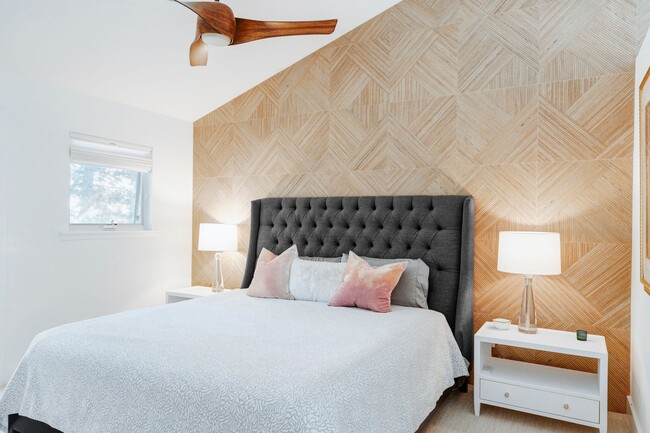 Building Photo - Modern 2 BDR Retreat: Serene Backyard