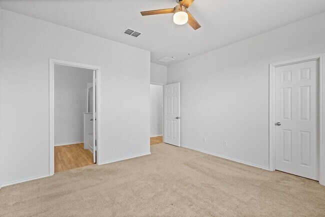 Building Photo - 408 Grace Lilly Dr