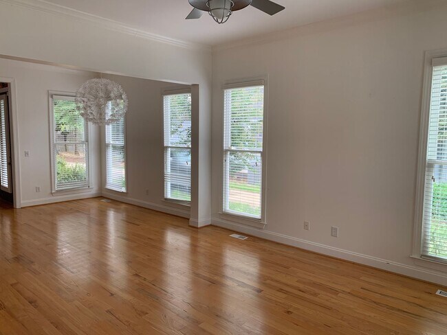 Building Photo - AVAILABLE NOW