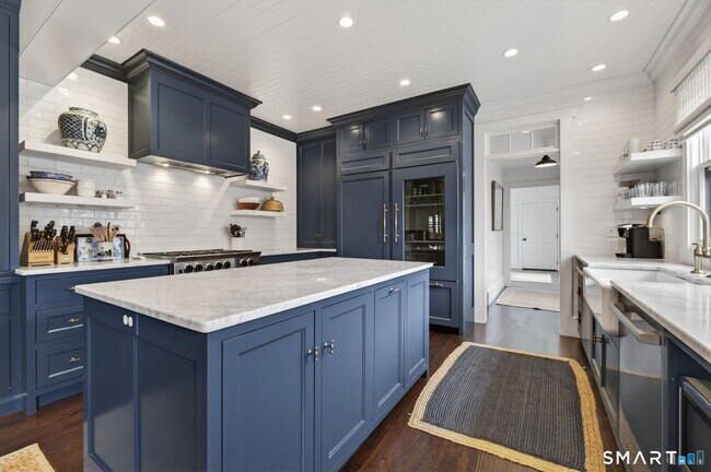 Building Photo - 28 Fenwick Ave