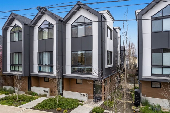 Building Photo - 7510 43rd Ave S