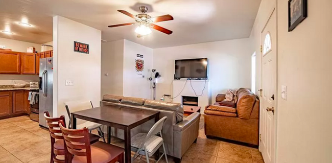 Building Photo - FULLY REMODELED HOME WITHIN A SHORT DISTAN...