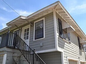 Building Photo - 1650 Ardath Ave