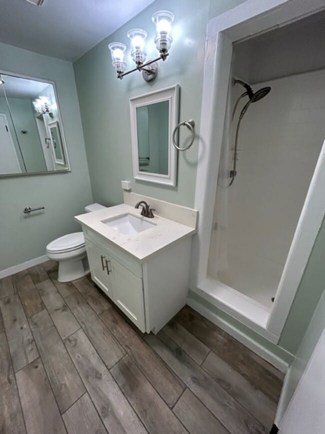 Building Photo - Available on 12/16/25, spacious 1570 sq ft, 3 Bedrooms, 2 Baths, 2 Car Garage Single-Family Home ...