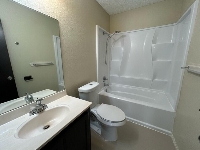 Building Photo - 3921 Zinnia Ave