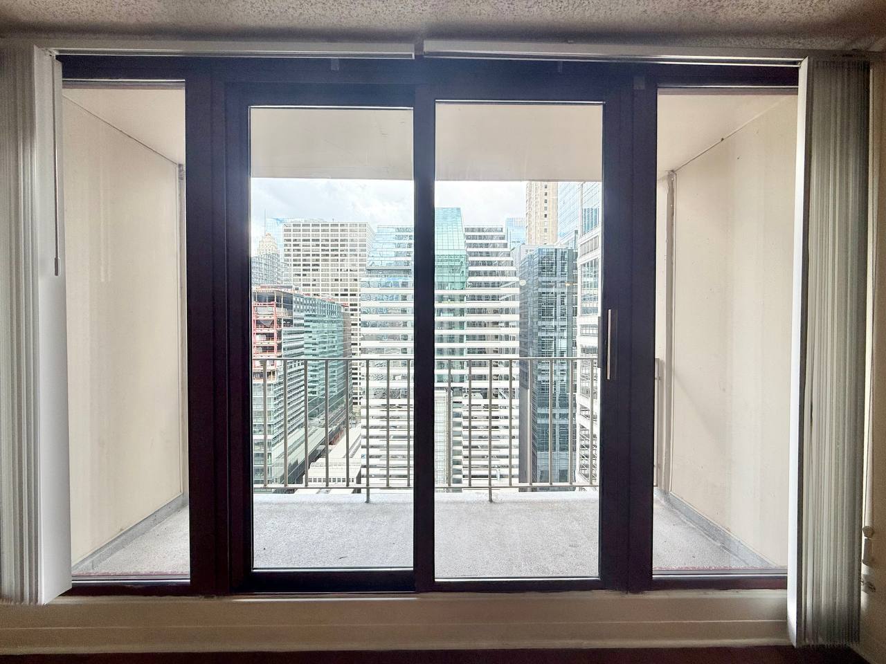 Building Photo - 200 N Dearborn St