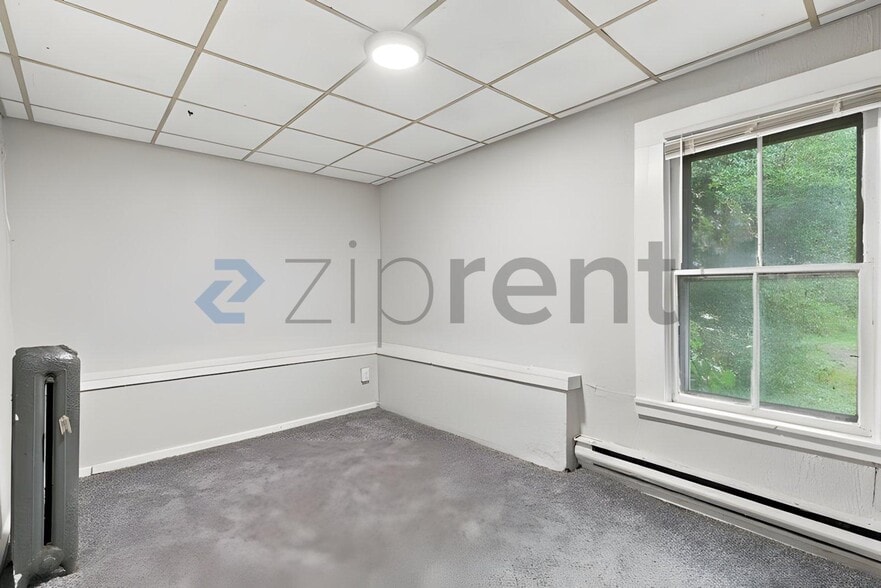 Building Photo - Unit