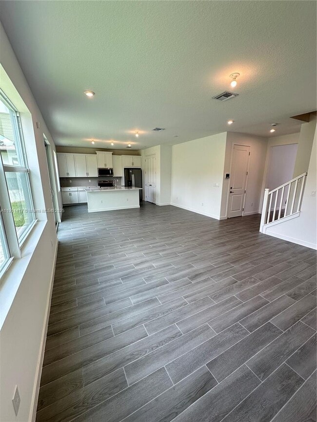 Building Photo - 7262 Lenora Ln