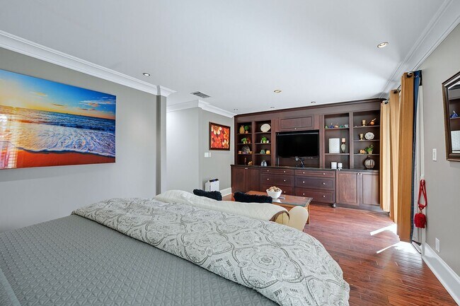 Building Photo - Fully Furnished 3 Bed 2.5 Bath Single Fami...