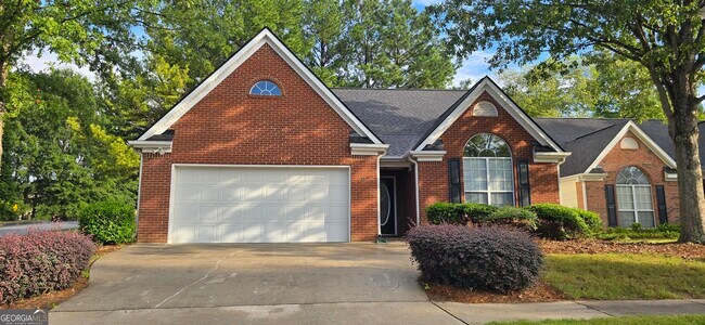 Primary Photo - 2 Mill Ridge Pl