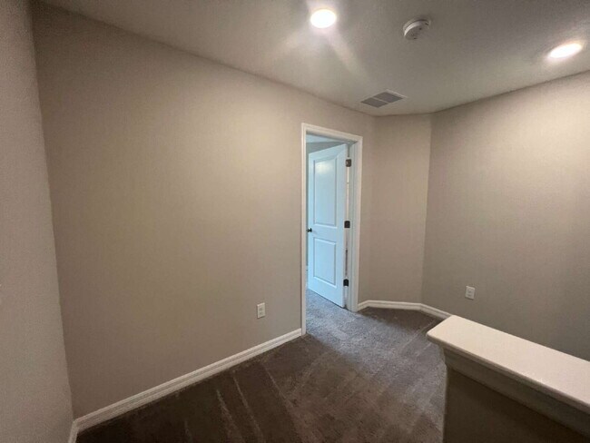 Building Photo - 4540 Globe Thistle Dr