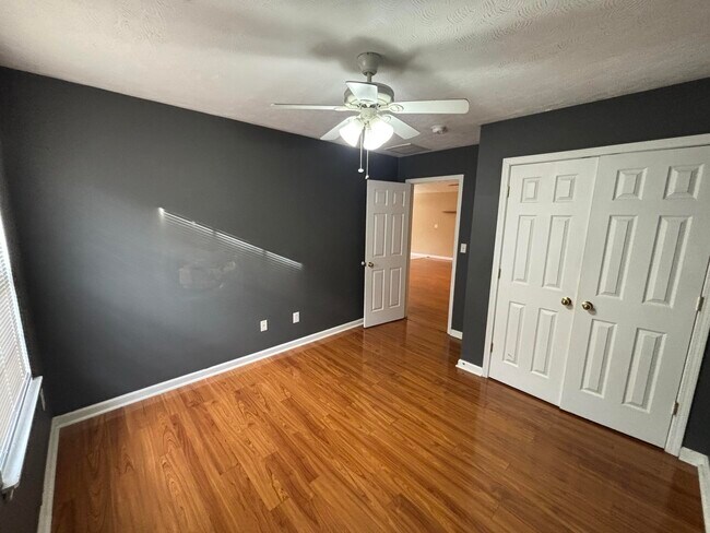 Building Photo - 2601 Buck Ln