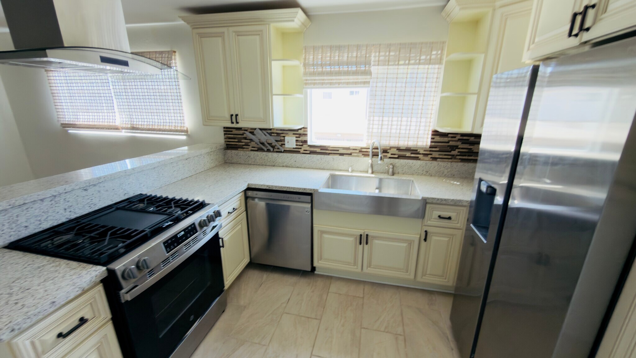 Building Photo - 18550 Hatteras St