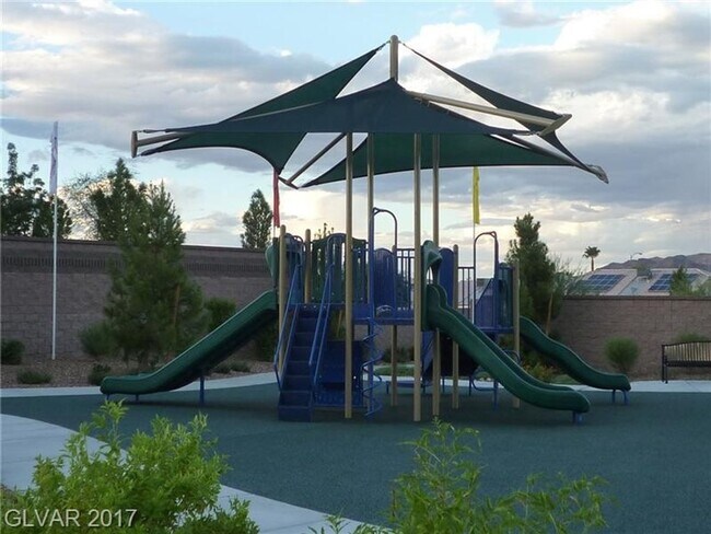 Building Photo - 4 BED 2.5 BATH 2 CAR GARAGE SINGLE FAMILY ...