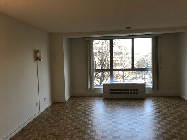 Building Photo - Large Sunny Studio Available Near Longwood (9/1)