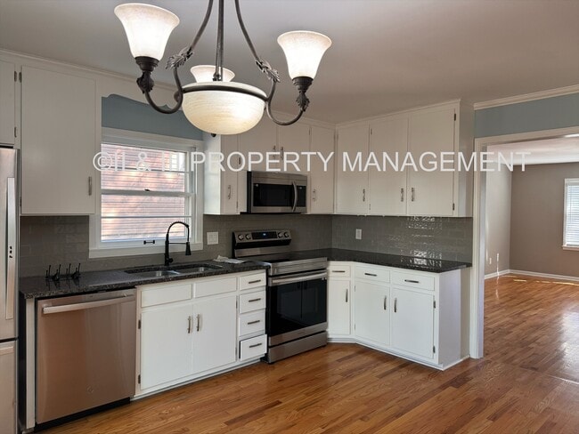 Building Photo - 9508 Outlook Dr