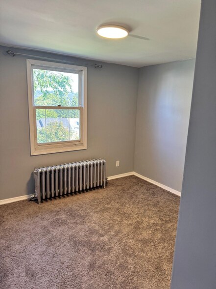 Building Photo - 518 Lytle St