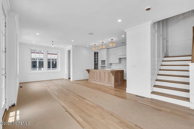 Building Photo - 102 2nd Ave
