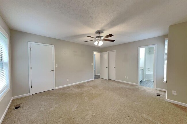 Building Photo - 6606 Catawba Dr