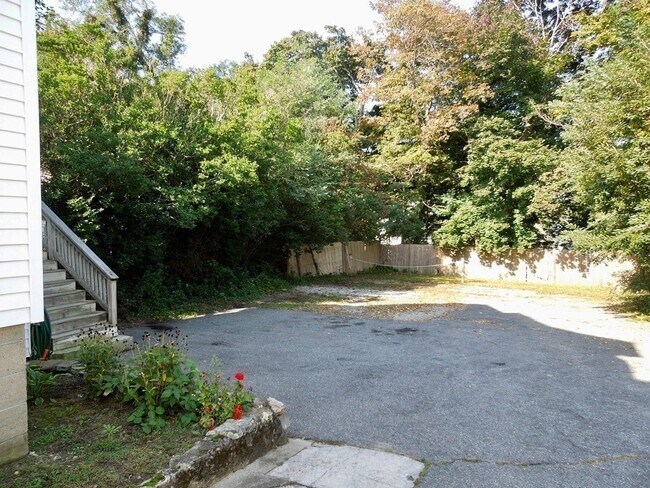 Building Photo - 15 Clyfton St