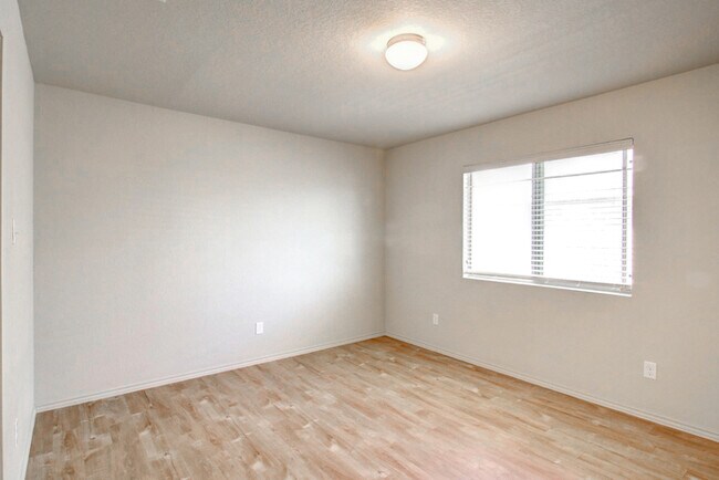 Building Photo - 8906 Scarlett Pl