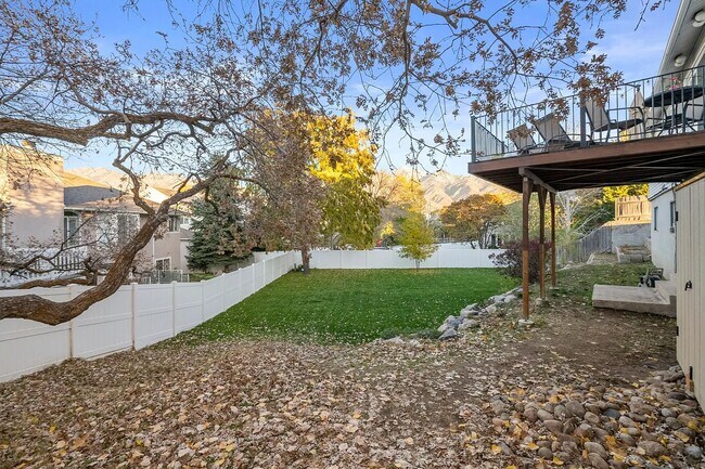 Building Photo - Beautiful 4 Bedroom Home in Sandy!
