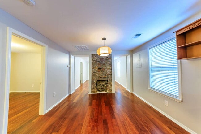 Building Photo - Quaint East Nashville Home for Lease w/ Month-to-Month Lease Options!