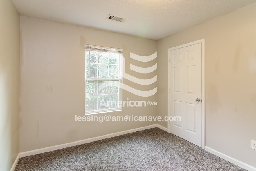 Building Photo - 1544 Holland Ave