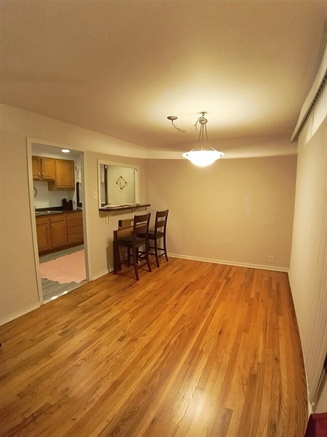 Building Photo - 41 Indianwood Blvd