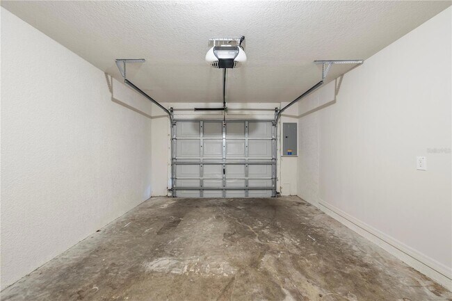 Building Photo - 37228 Grassy Hill Ln