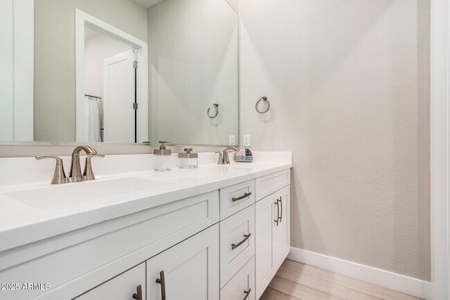 Building Photo - 1882 N 140th Dr