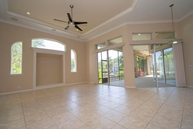 Building Photo - Gated Community